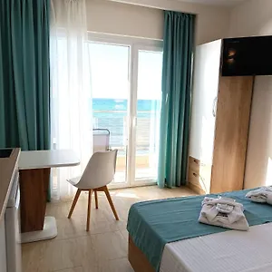 Hotel apartamentowy Navarino Luxe, Peraía